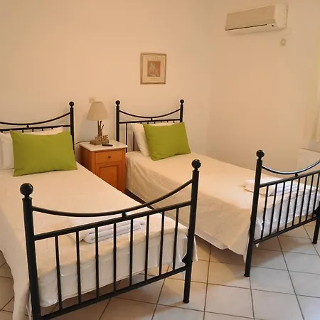 Handakas Apartment *